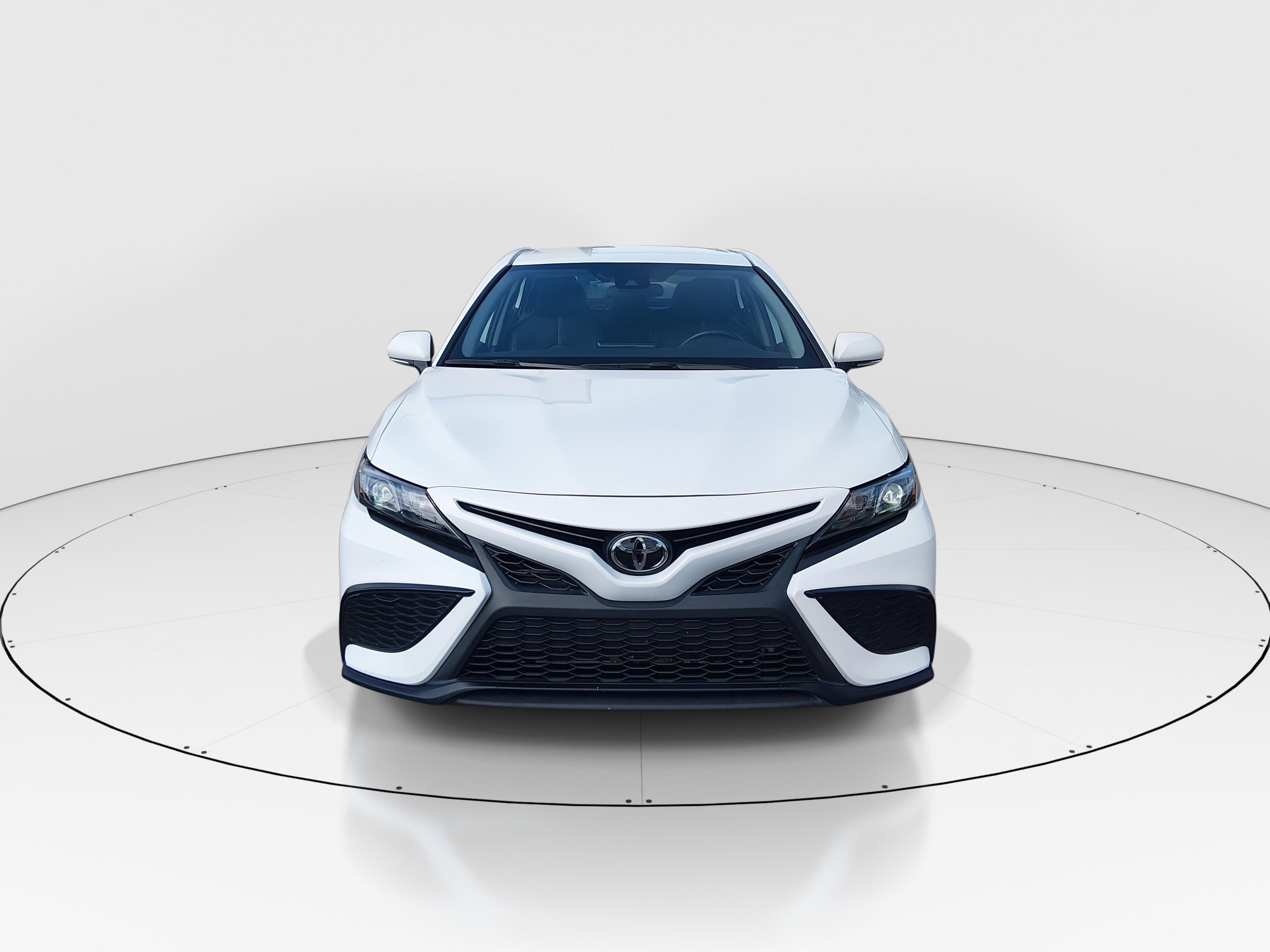 Toyota Camry Se Auto - Thumbnail 2