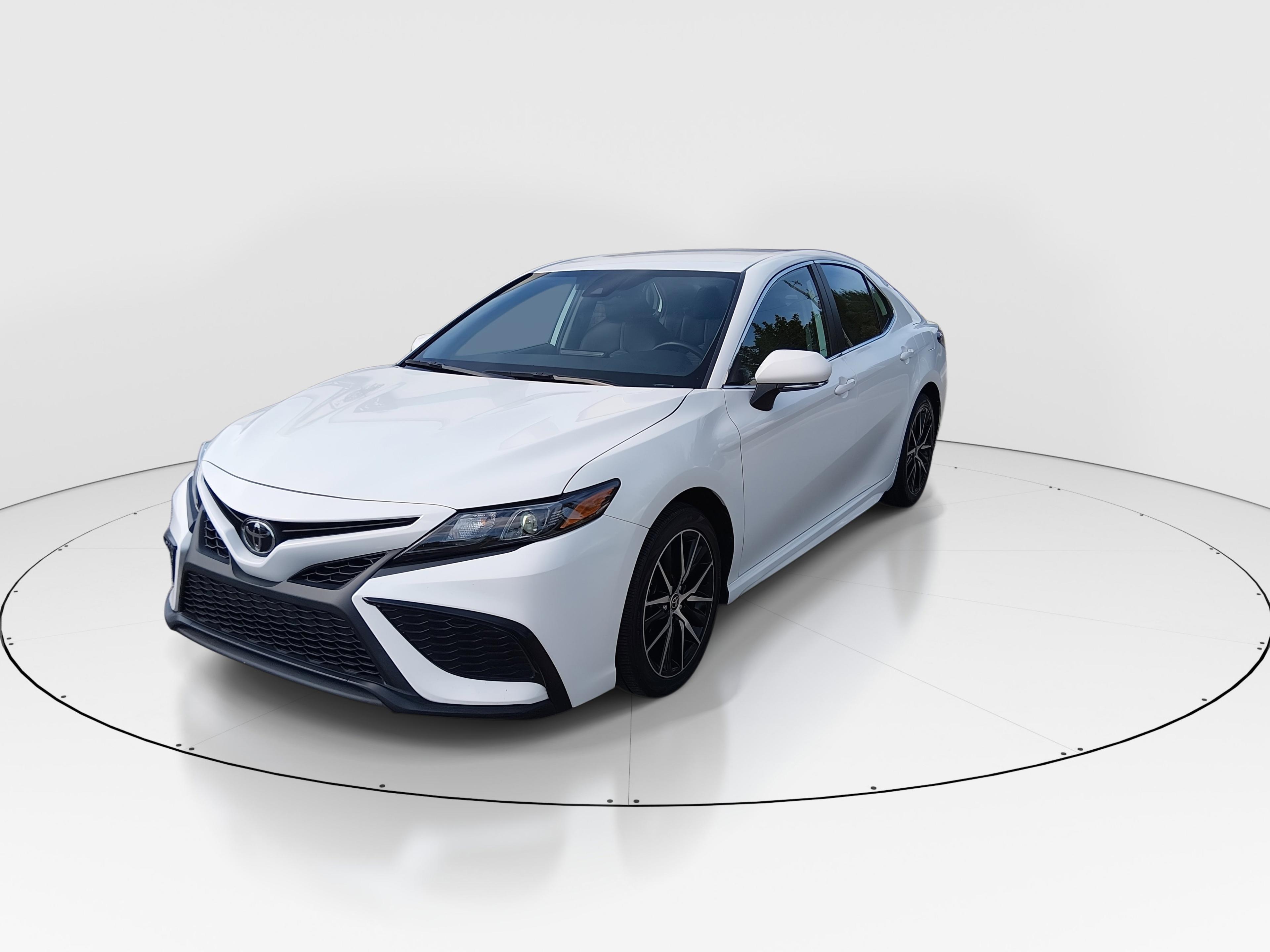 Toyota Camry Se Auto - Thumbnail 3