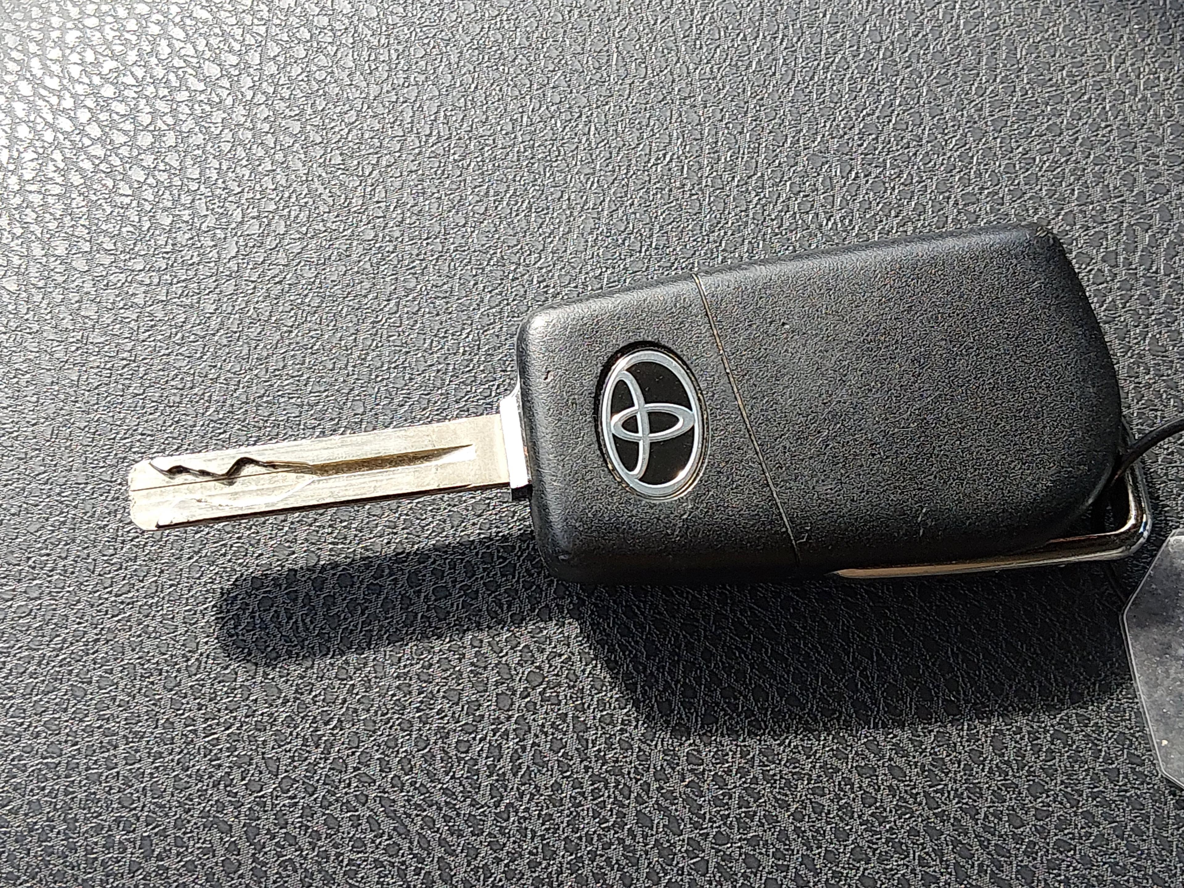 Toyota Camry Se Auto - Thumbnail 15