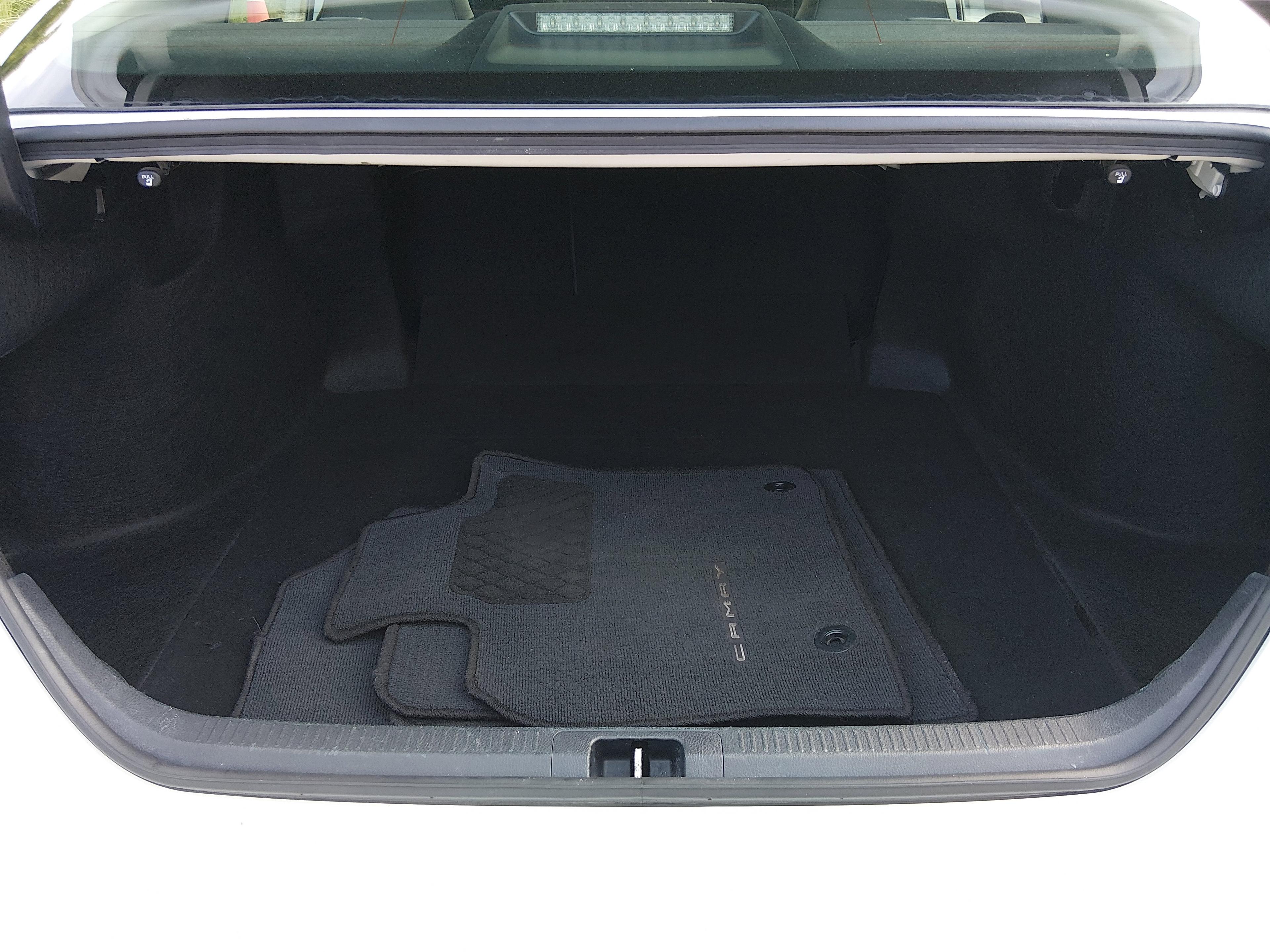 Toyota Camry Se Auto - Thumbnail 11