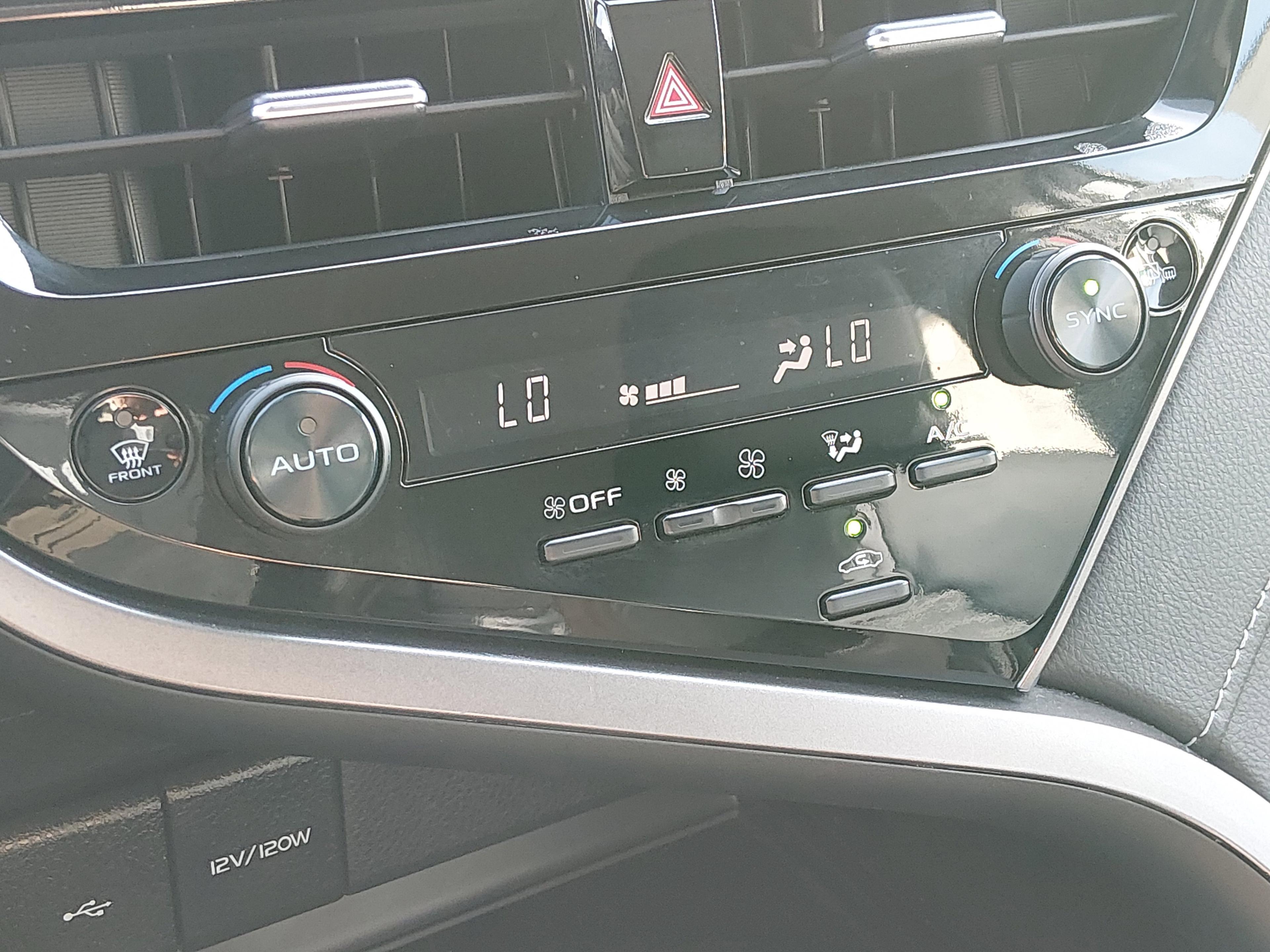 Toyota Camry Se Auto - Thumbnail 18