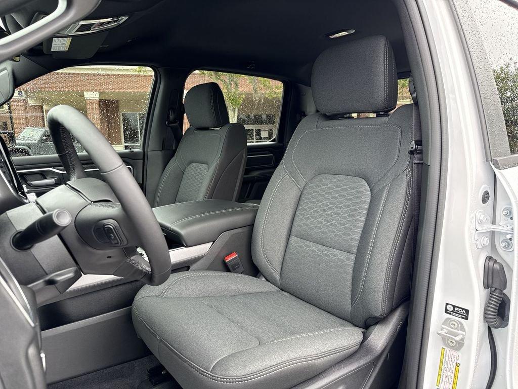 Ram 1500 Big Horn Crew Cab 4X4 5'7' Box - Thumbnail 11