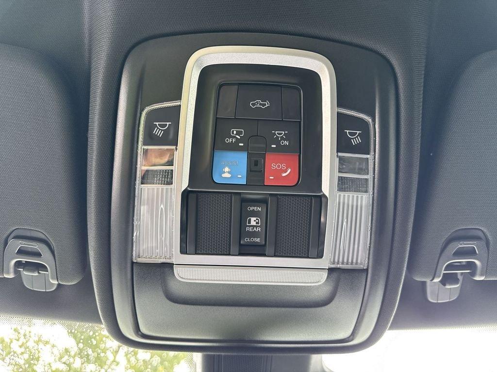 Ram 1500 Big Horn Crew Cab 4X4 5'7' Box - Thumbnail 16