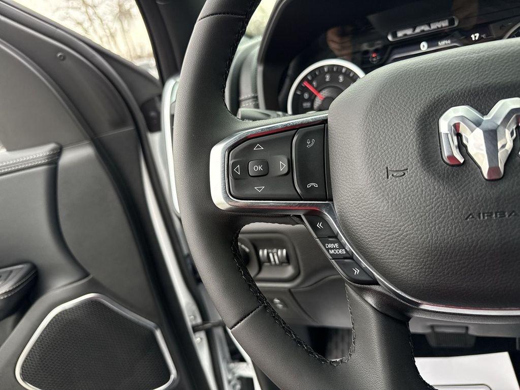 Ram 1500 Laramie Crew Cab 4X2 5'7' Box - Thumbnail 15