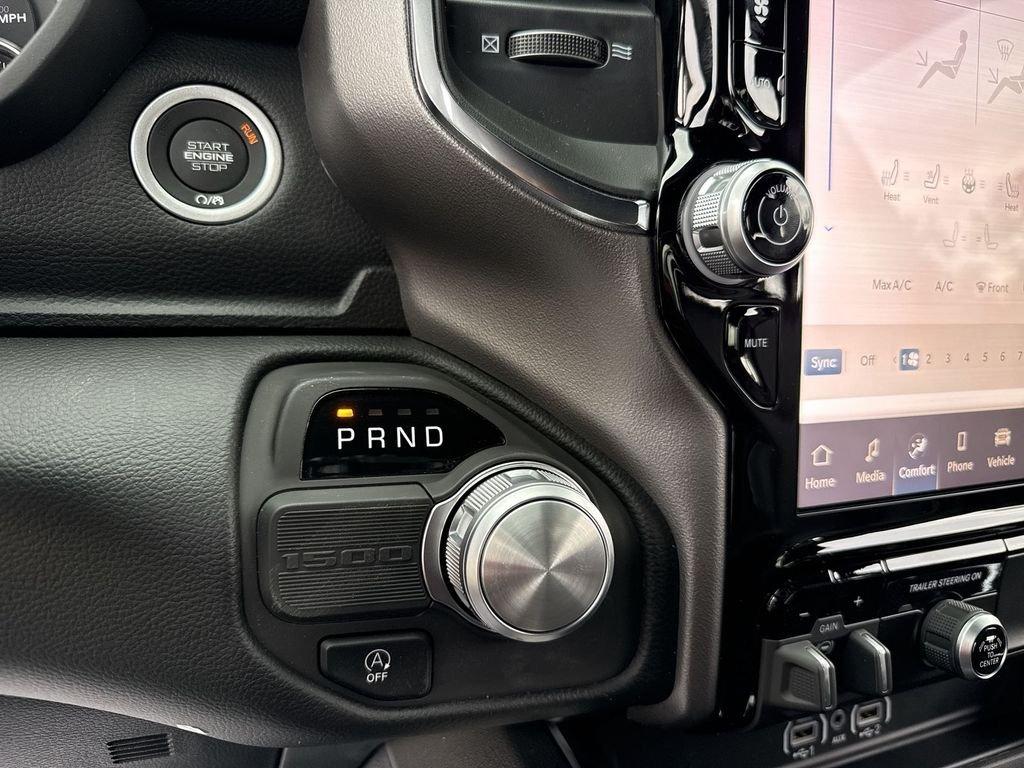 Ram 1500 Laramie Crew Cab 4X2 5'7' Box - Thumbnail 20