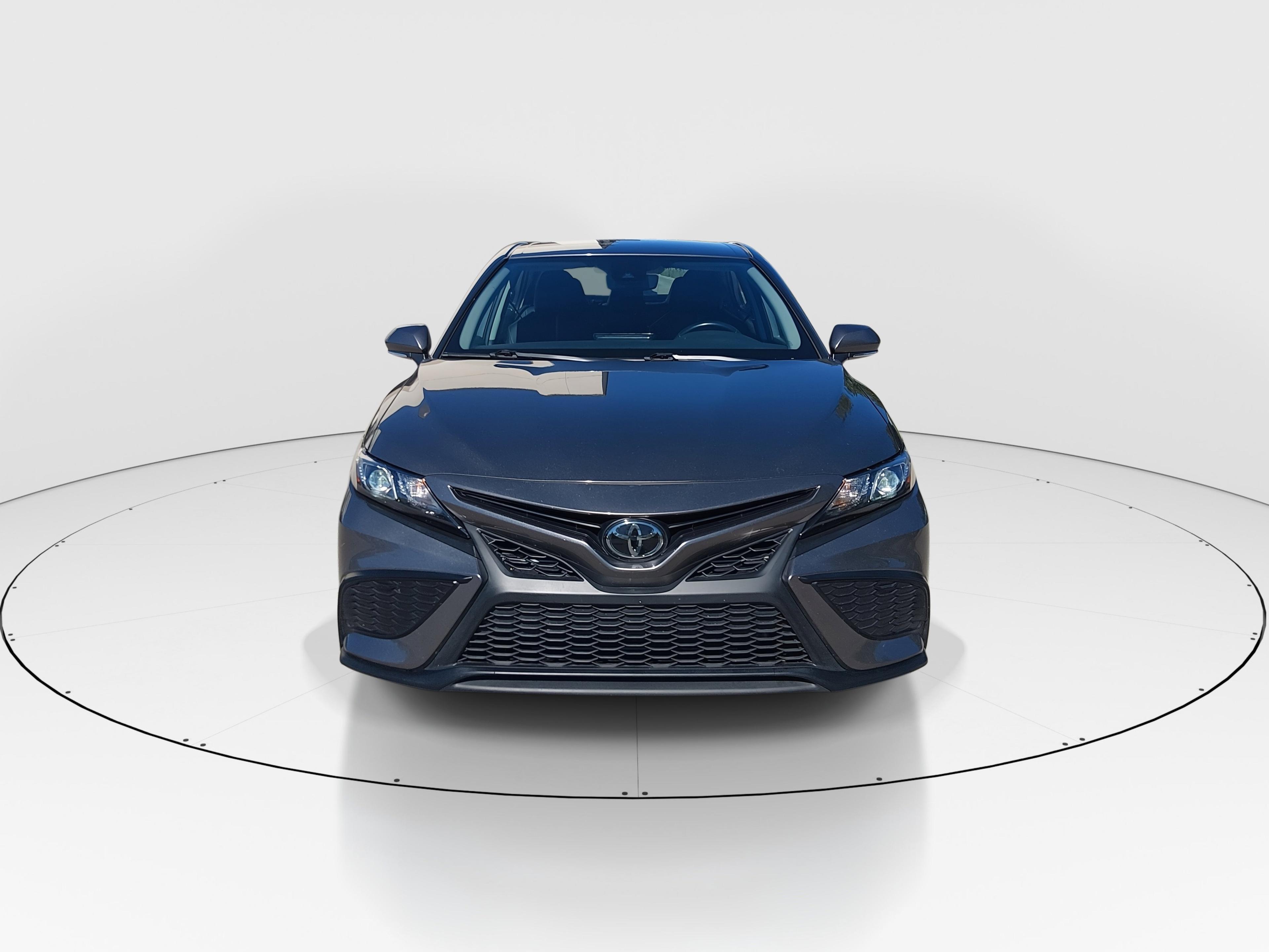 Toyota Camry Se Auto - Thumbnail 2