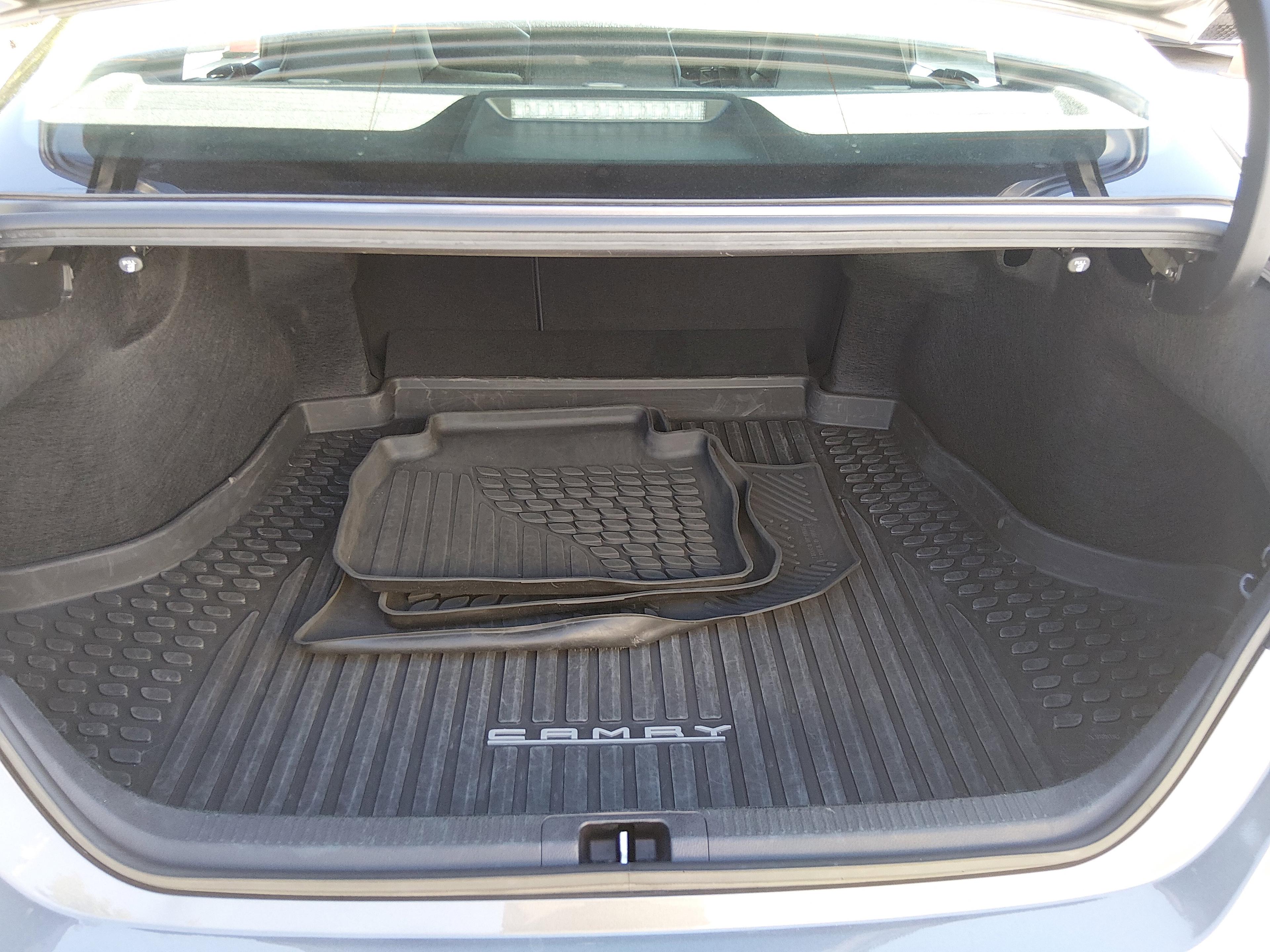 Toyota Camry Se Auto - Thumbnail 11