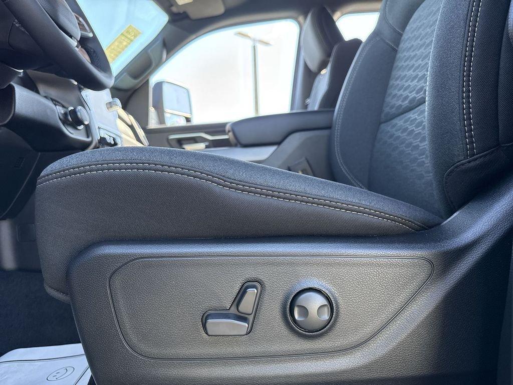 Ram 1500 Big Horn Crew Cab 4X4 5'7' Box - Thumbnail 12