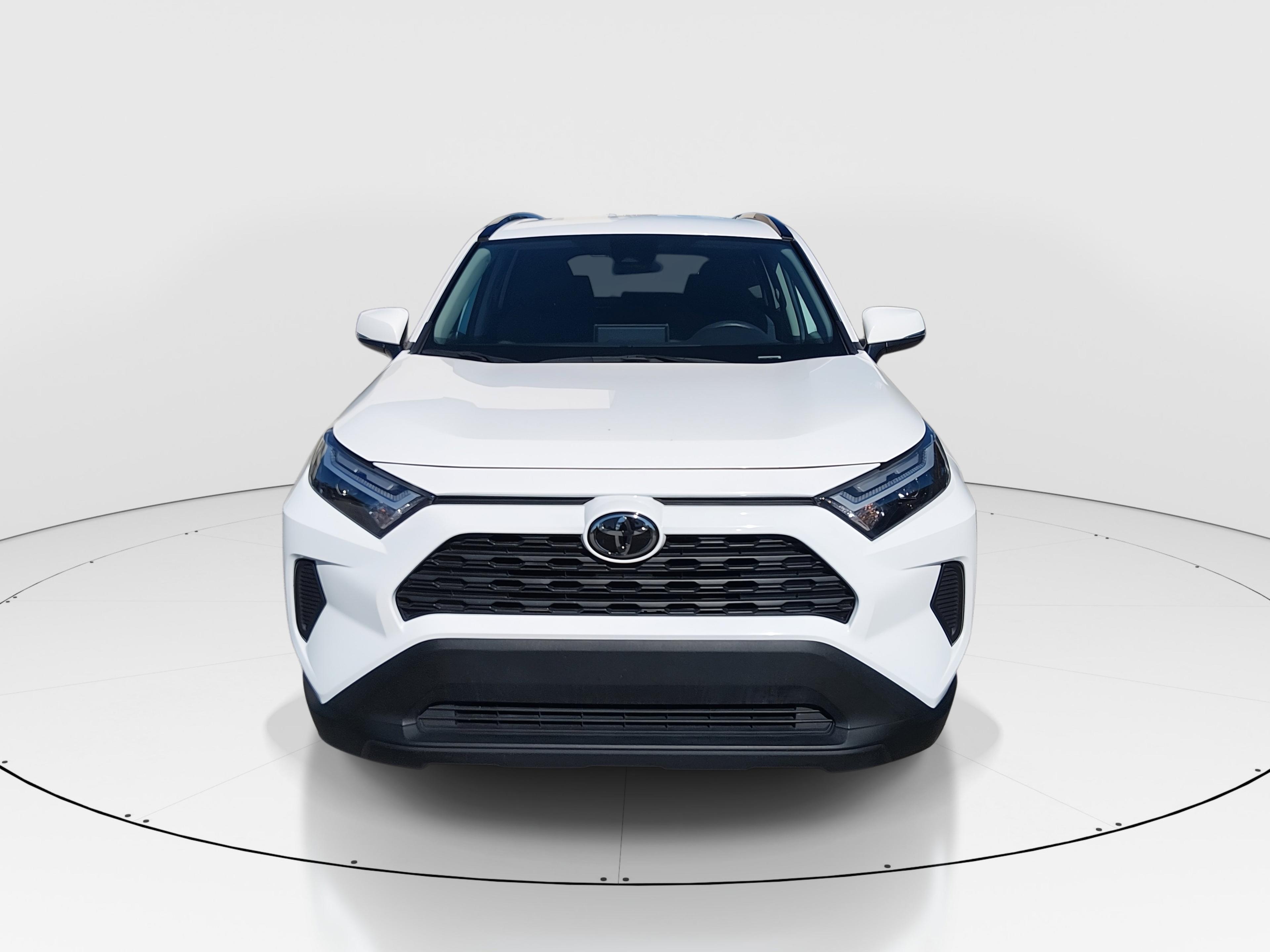 Toyota Rav4 Xle Fwd - Thumbnail 2