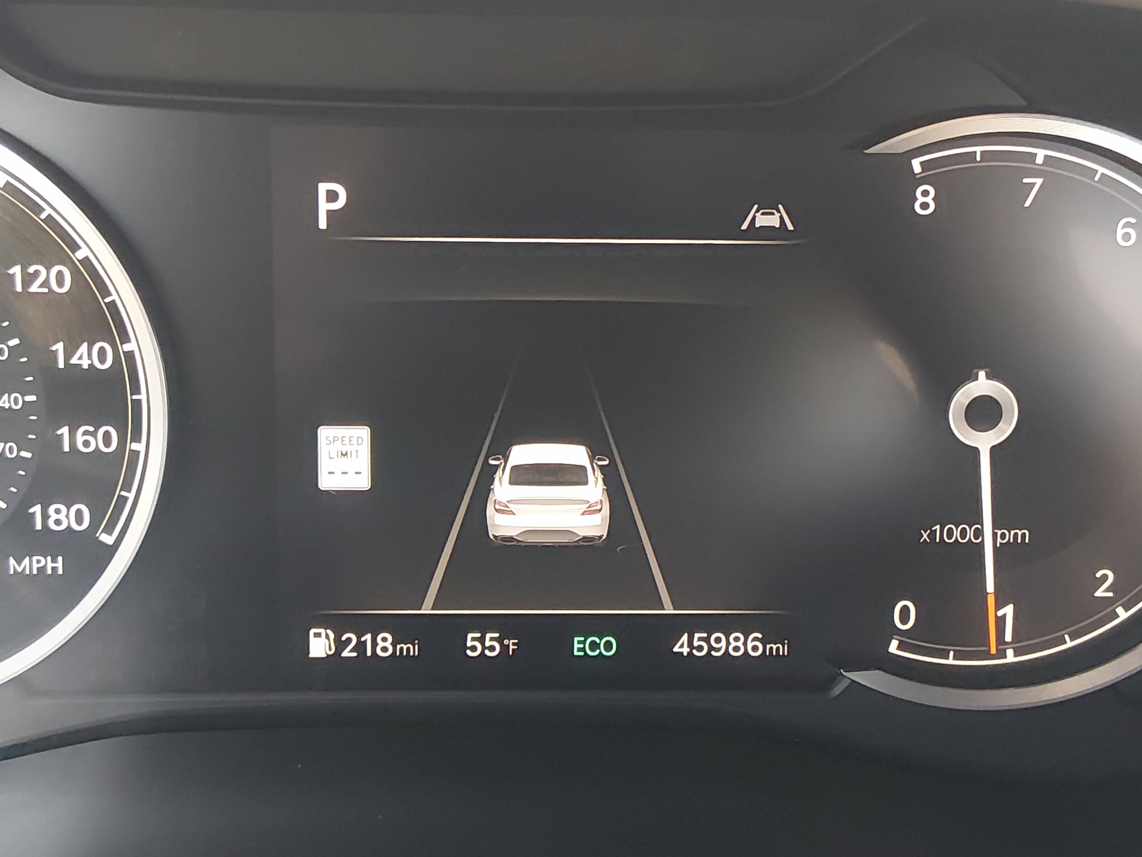 Genesis G70 2.5T Rwd - Thumbnail 14