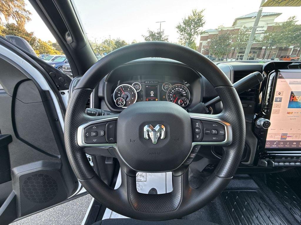 Ram 3500 Tradesman Crew Cab Chassis 4X4 60' Ca - Thumbnail 15