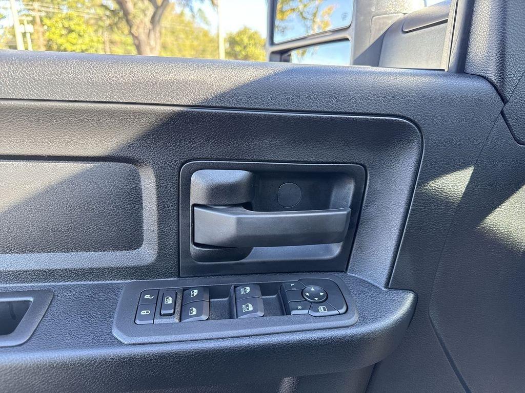 Ram 2500 Tradesman Crew Cab 4X4 6'4' Box - Thumbnail 14