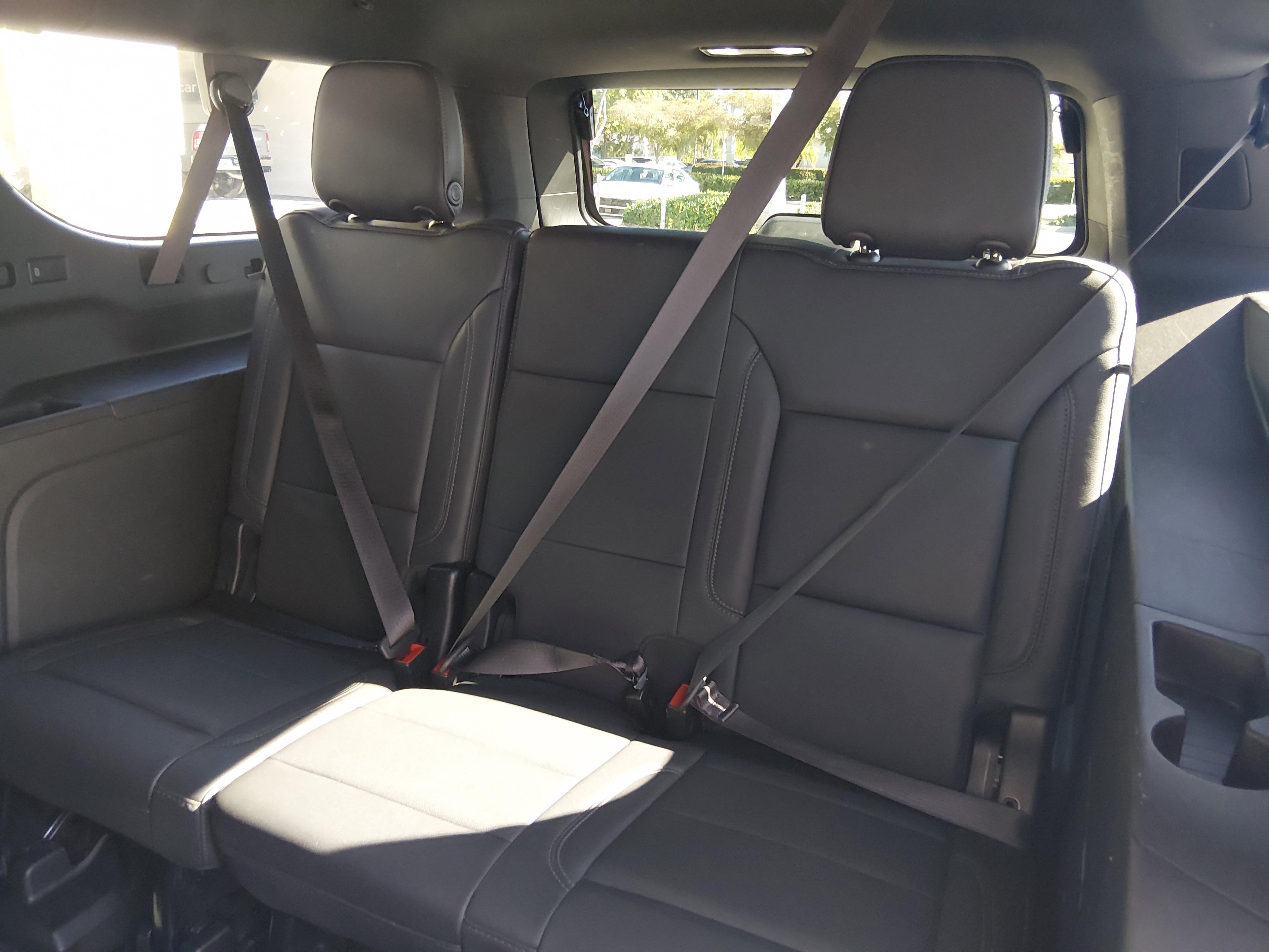 Chevrolet Suburban 2Wd 4Dr Lt - Thumbnail 18