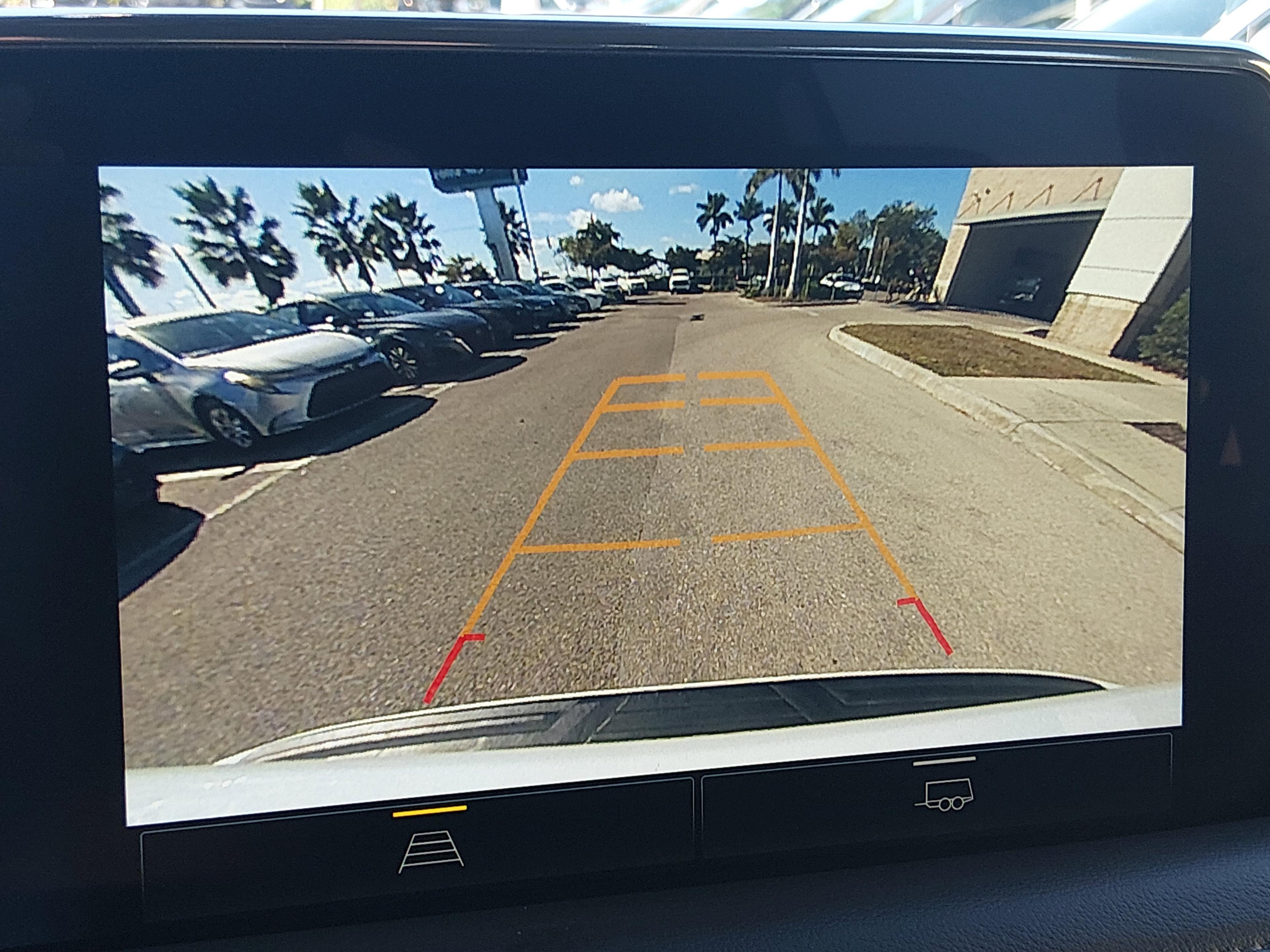 Chevrolet Suburban 2Wd 4Dr Lt - Thumbnail 16