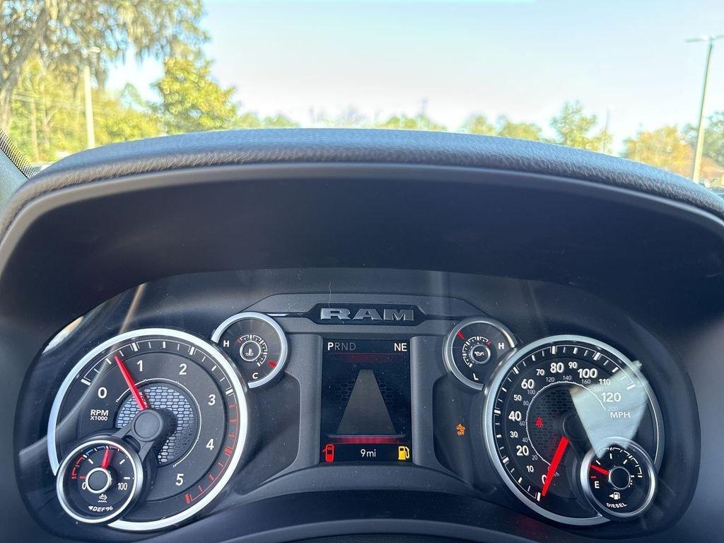 Ram 5500 Tradesman Chassis Crew Cab 4X4 60' Ca - Thumbnail 19