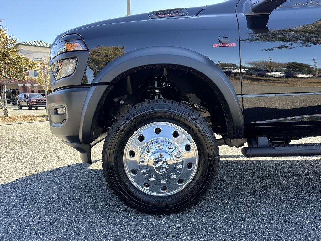 Ram 5500 Tradesman Chassis Crew Cab 4X4 60' Ca - Thumbnail 11