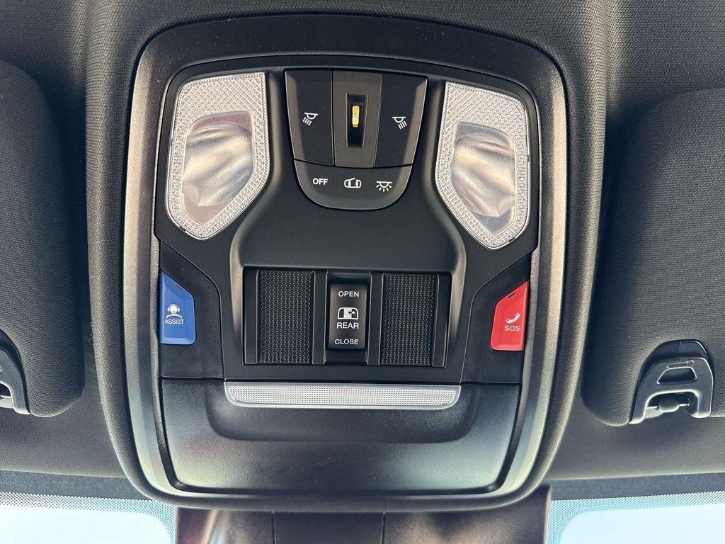 Ram 2500 Big Horn Crew Cab 4X4 6'4' Box - Thumbnail 18