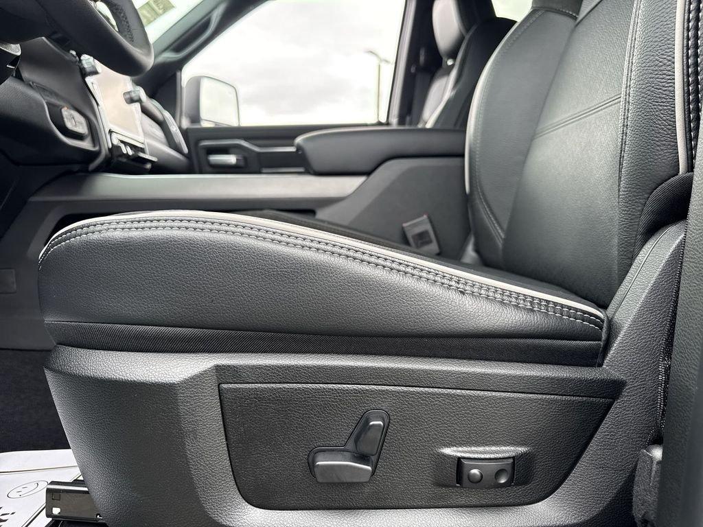 Ram 2500 Laramie Crew Cab 4X4 6'4' Box - Thumbnail 13