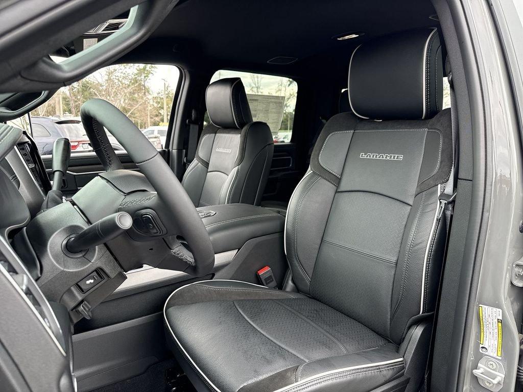 Ram 2500 Laramie Crew Cab 4X4 6'4' Box - Thumbnail 12