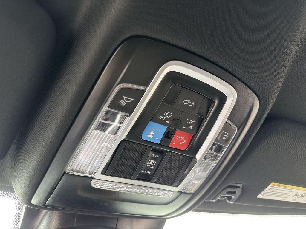 Ram 2500 Laramie Crew Cab 4X4 6'4' Box - Thumbnail 18