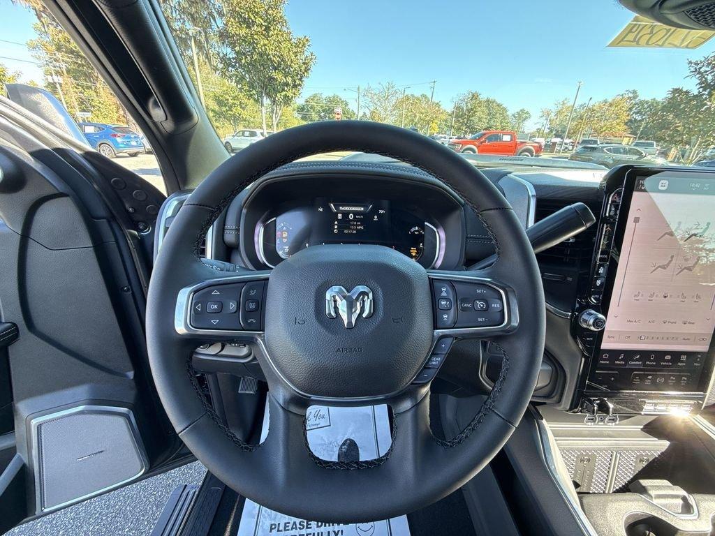 Ram 3500 Laramie Mega Cab 4X4 6'4' Box - Thumbnail 15