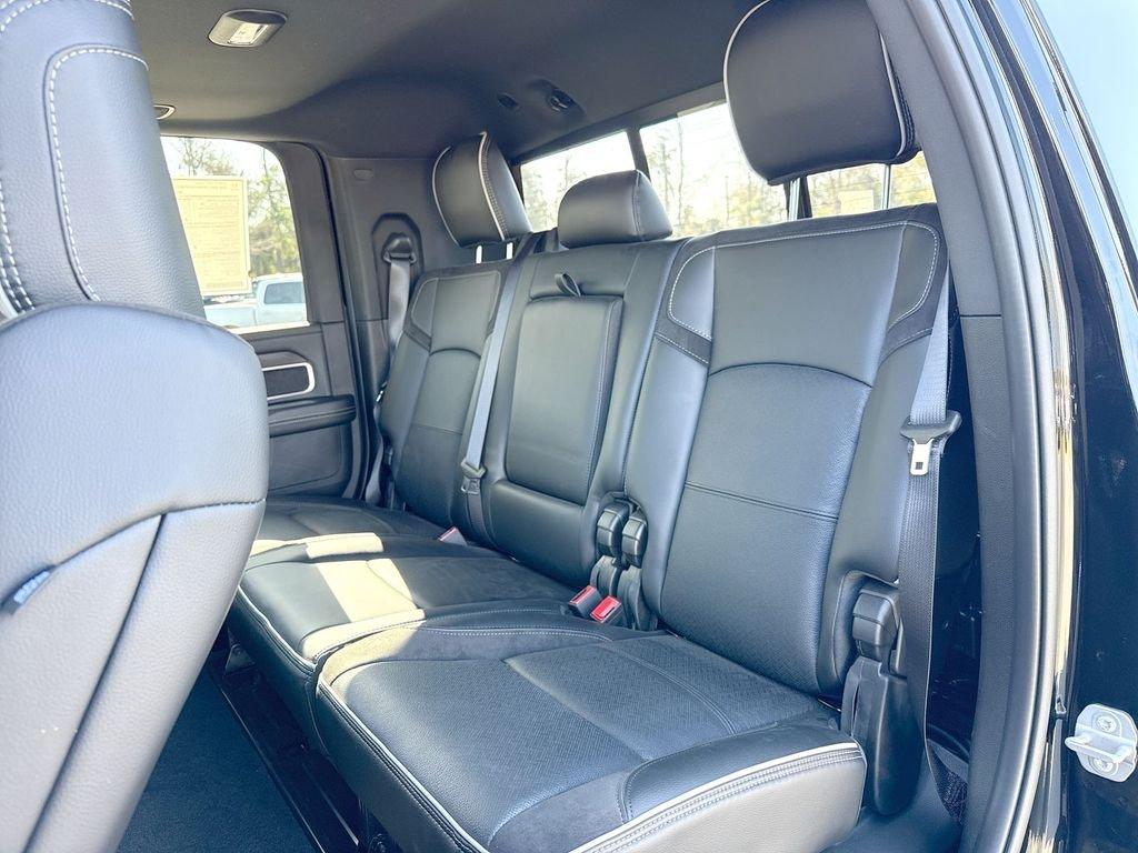 Ram 3500 Laramie Mega Cab 4X4 6'4' Box - Thumbnail 20