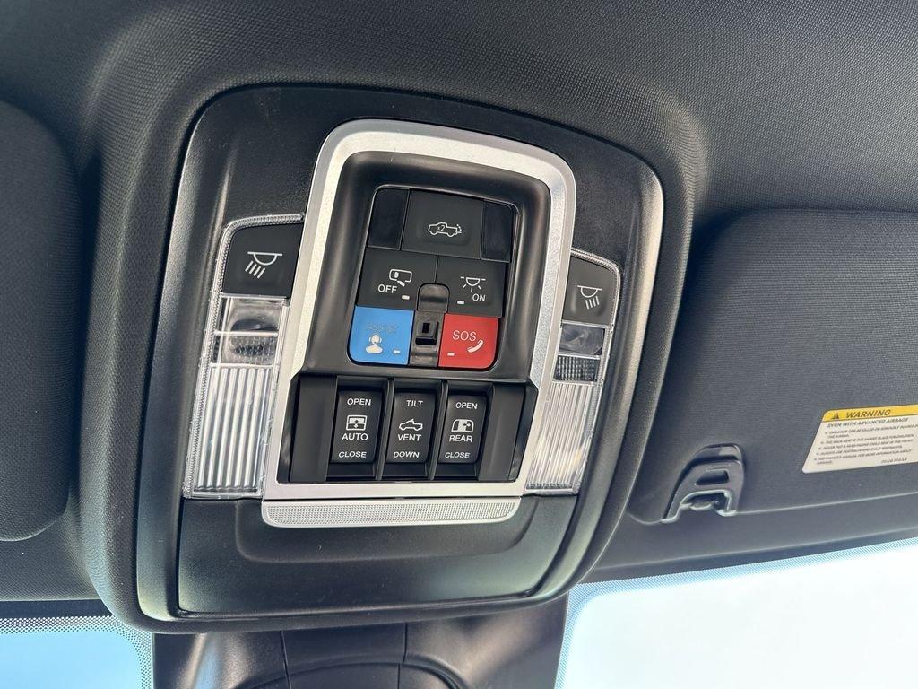 Ram 3500 Laramie Mega Cab 4X4 6'4' Box - Thumbnail 15