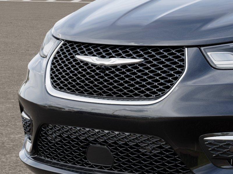 Chrysler Pacifica Limited - Thumbnail 8