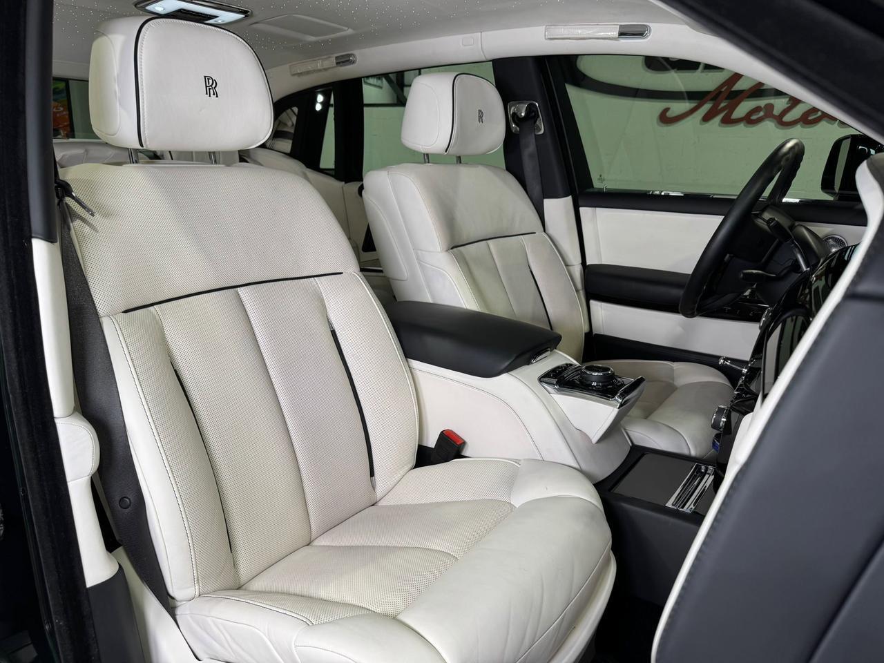 Rolls-Royce Phantom - Thumbnail 18