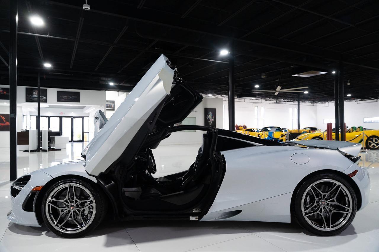 McLaren 720S - Thumbnail 12