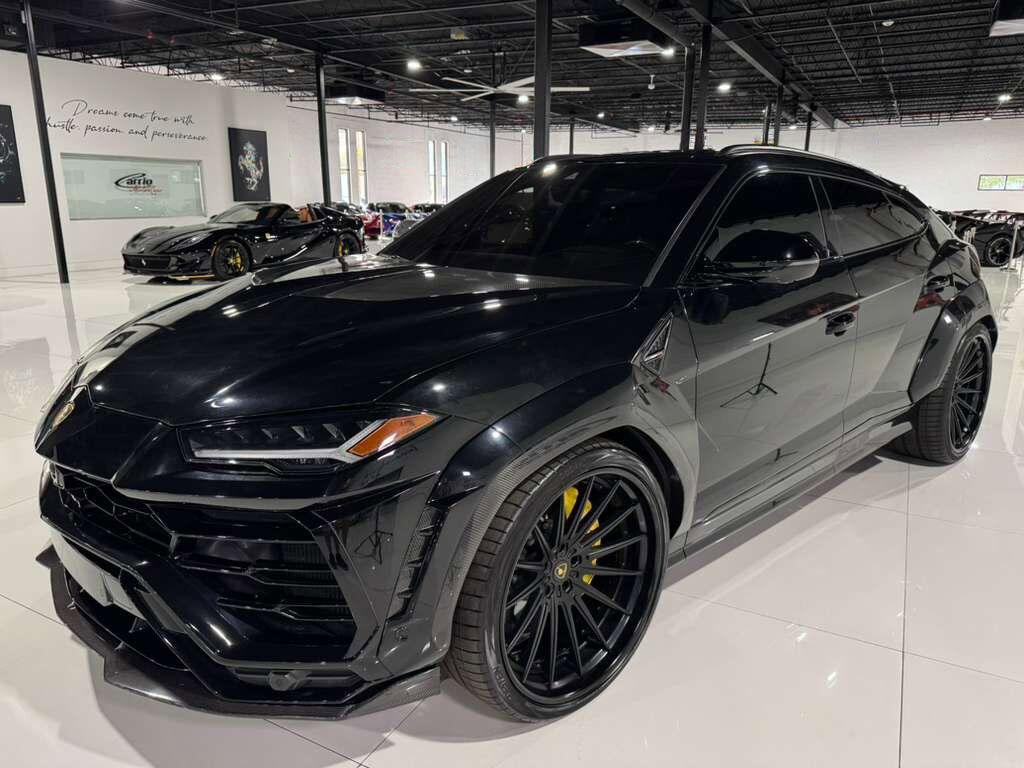 Lamborghini Urus - Thumbnail 3