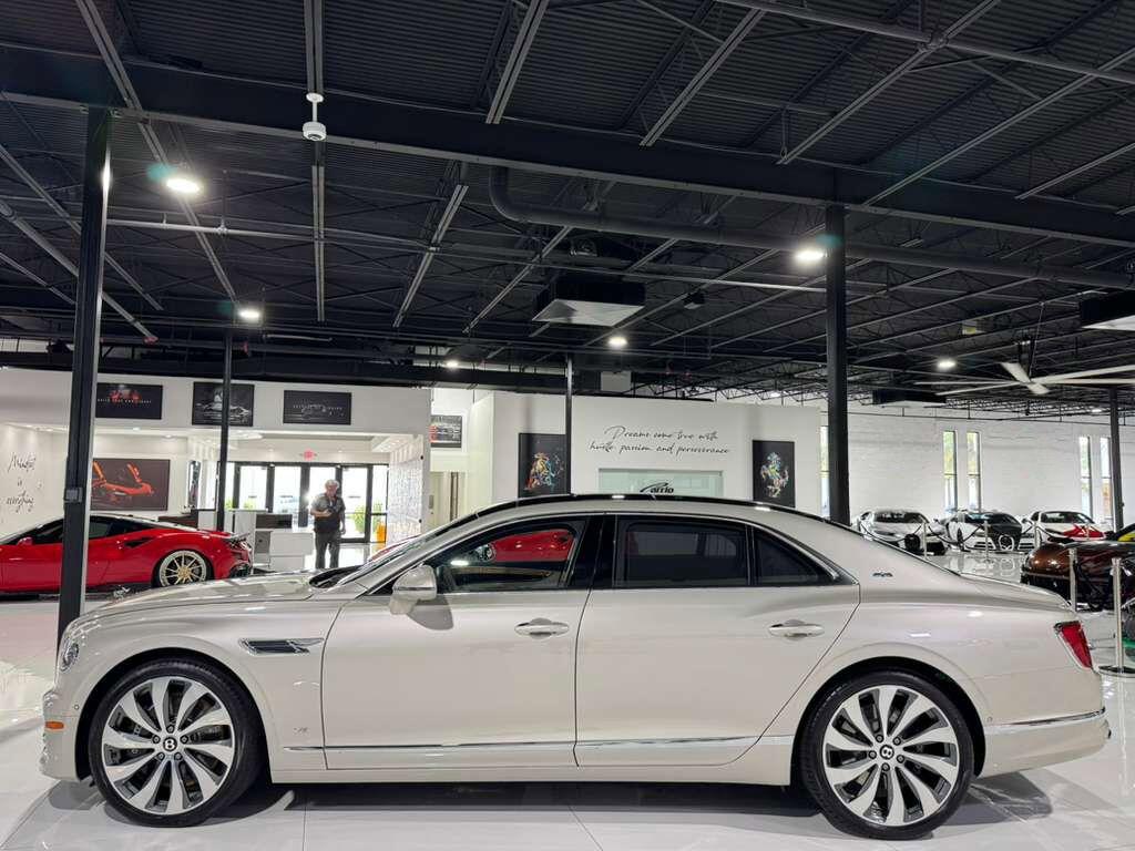 Bentley Flying Spur - Thumbnail 4