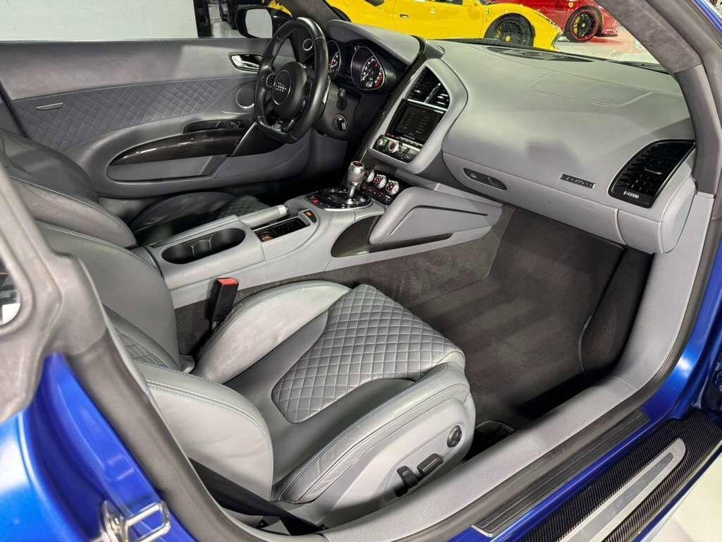 Audi R8 - Thumbnail 12