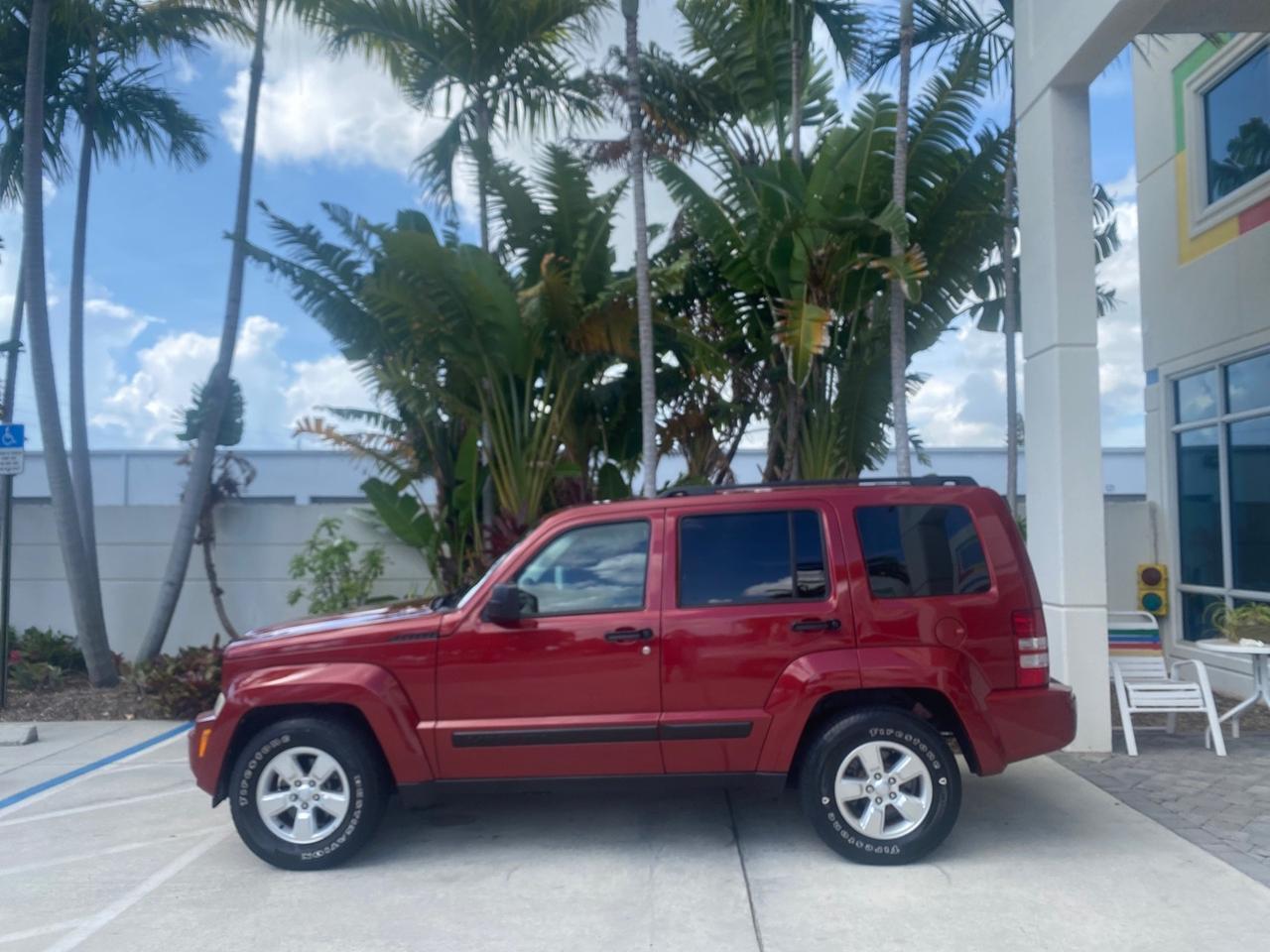 Jeep Liberty - Thumbnail 5
