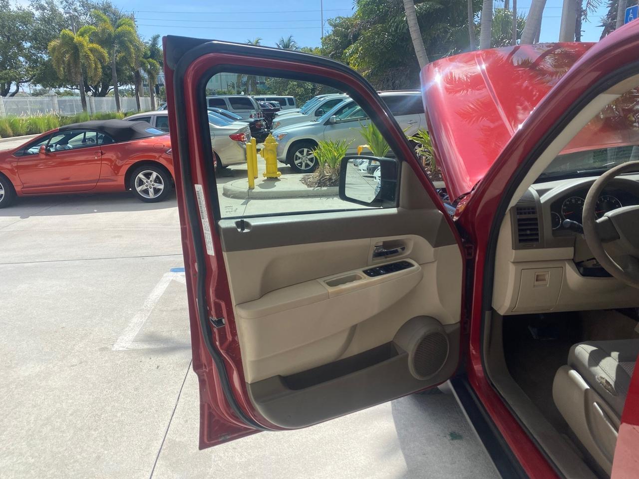 Jeep Liberty - Thumbnail 10