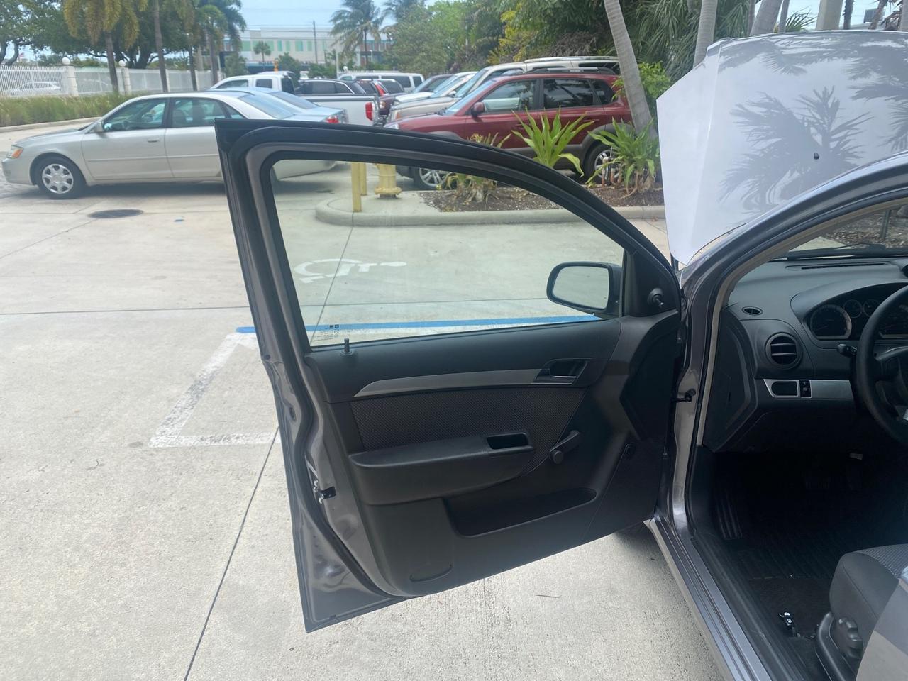 Chevrolet Aveo - Thumbnail 10