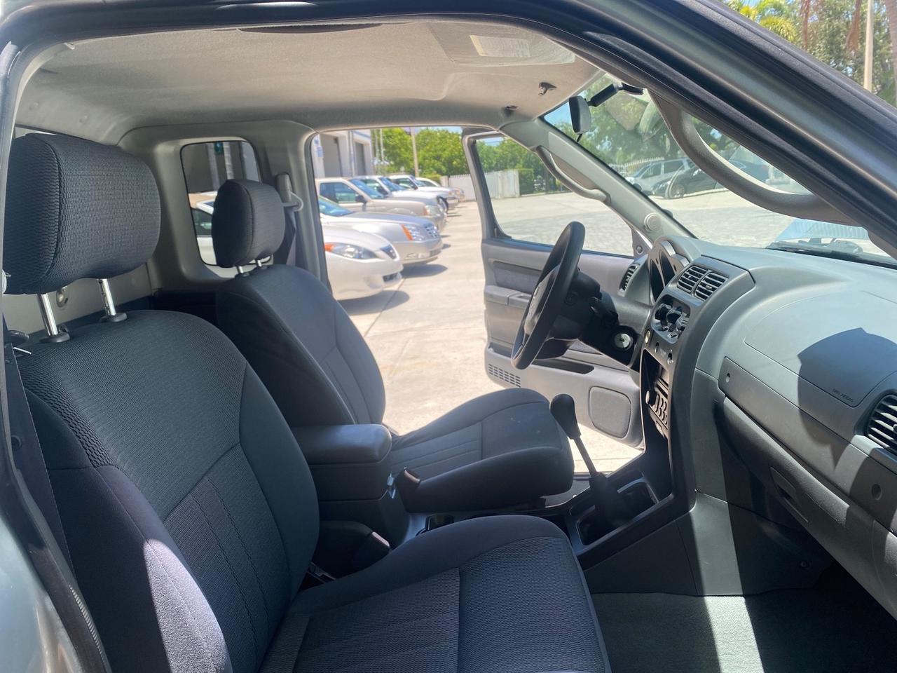 Nissan Frontier 2WD - Thumbnail 13