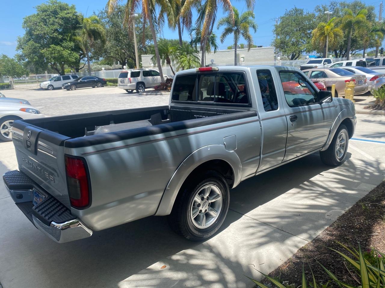 Nissan Frontier 2WD - Thumbnail 8