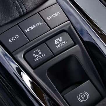 Toyota Camry - Thumbnail 3