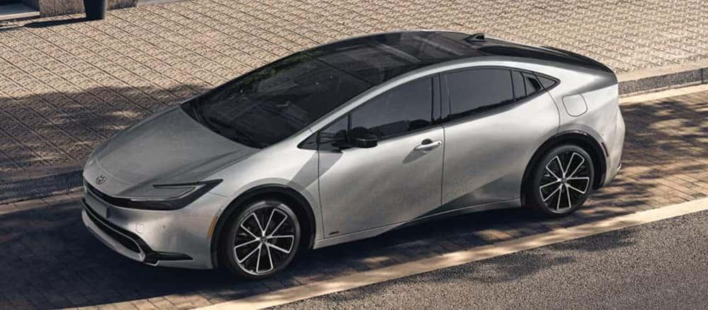Toyota Prius - Thumbnail 2