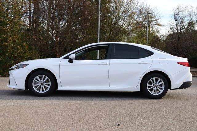 Toyota Camry Le Fwd - Thumbnail 5