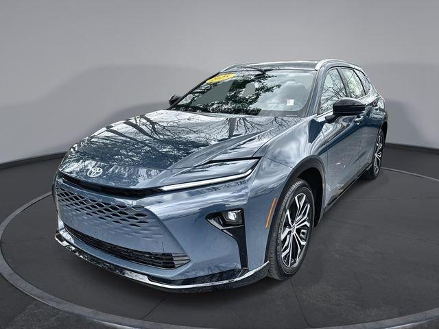 Toyota Crown Signia Xle Awd - Thumbnail 2