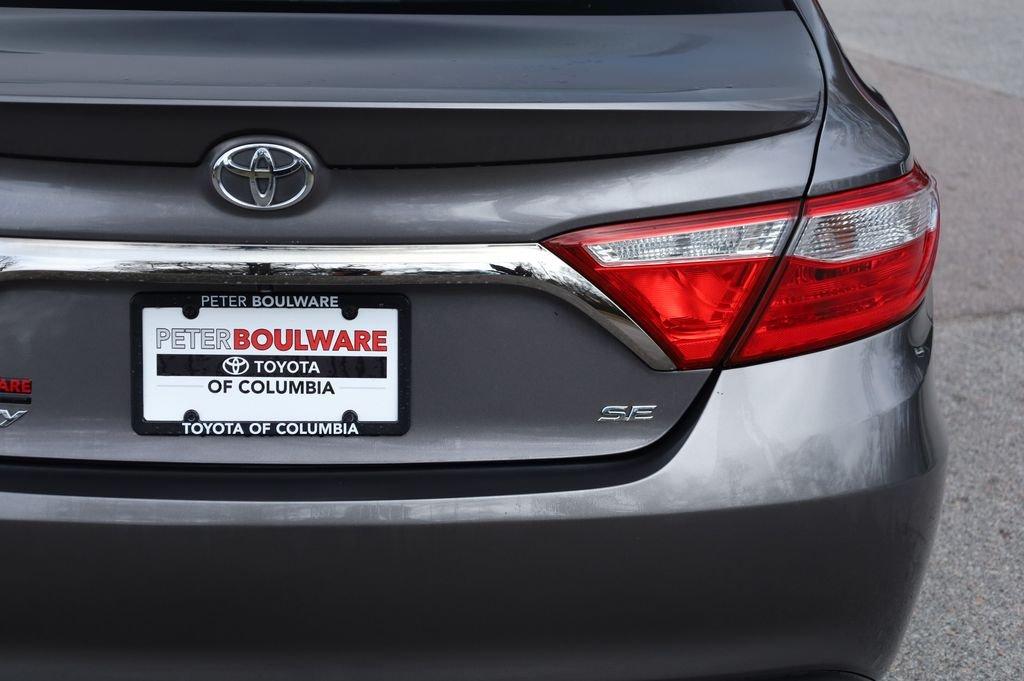 Toyota Camry Se Fwd - Thumbnail 20