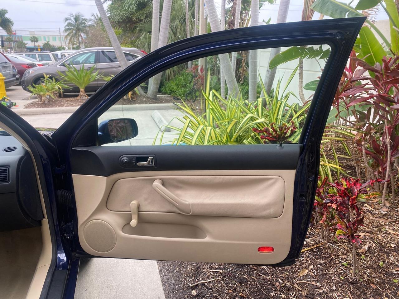 Volkswagen Golf - Thumbnail 12