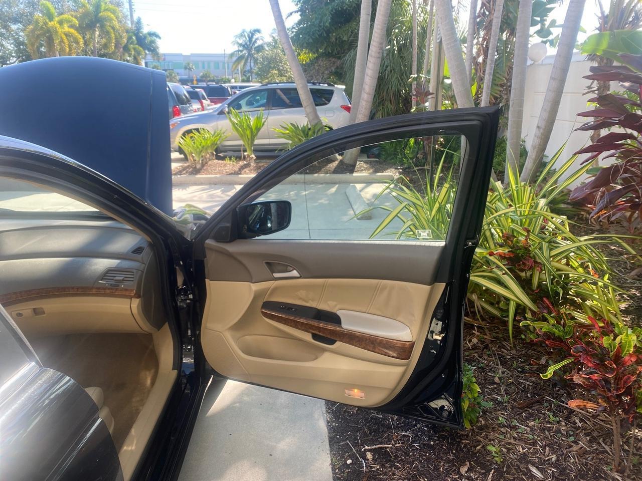 Honda Accord Sdn - Thumbnail 12