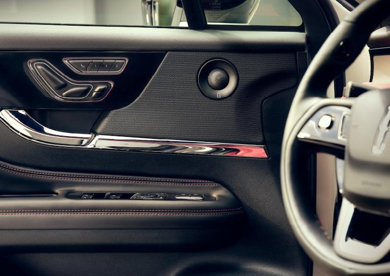 Lincoln Corsair - Thumbnail 18