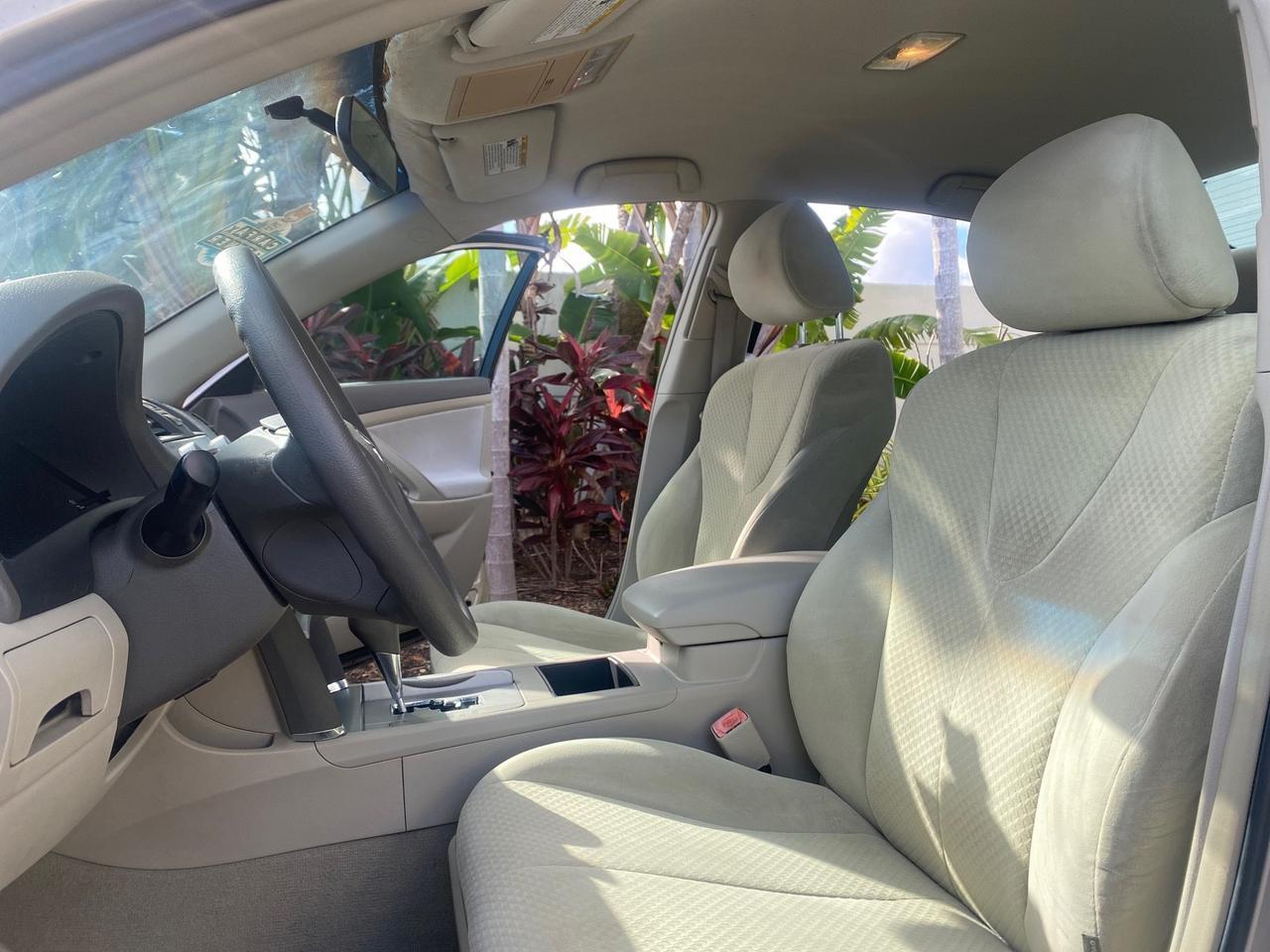 Toyota Camry - Thumbnail 11