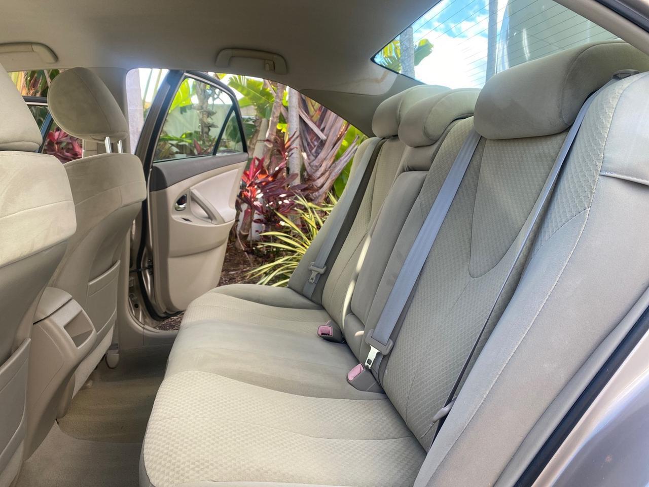 Toyota Camry - Thumbnail 15