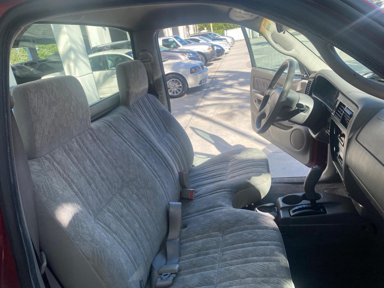 Toyota Tacoma - Thumbnail 13