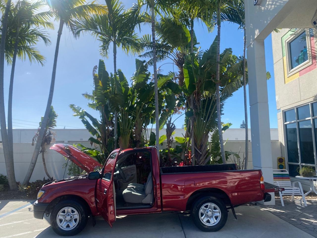 Toyota Tacoma - Thumbnail 9